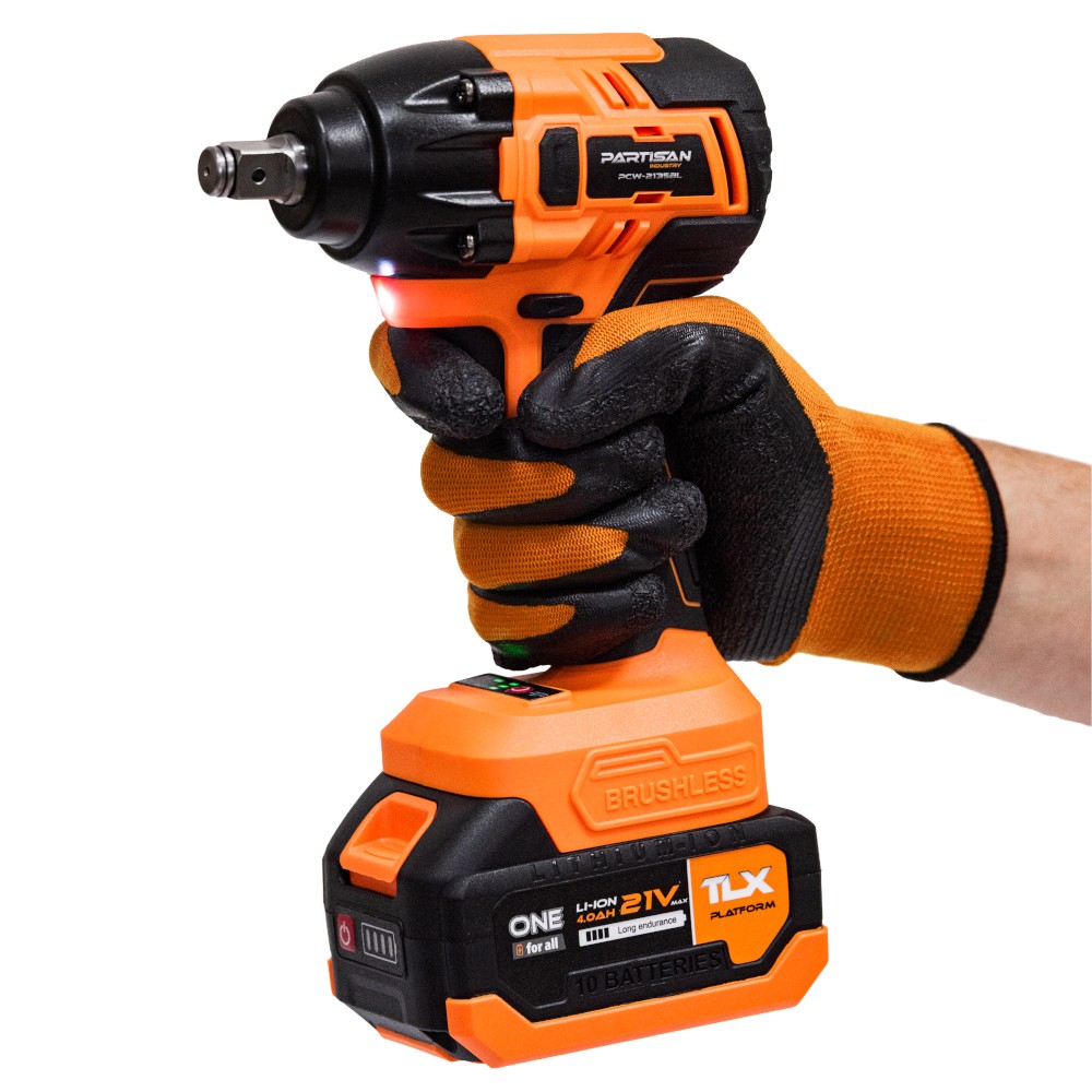 Гайковерт аккумуляторный PARTISAN PCW-2135BL